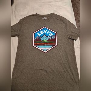 Levi's tshirt
